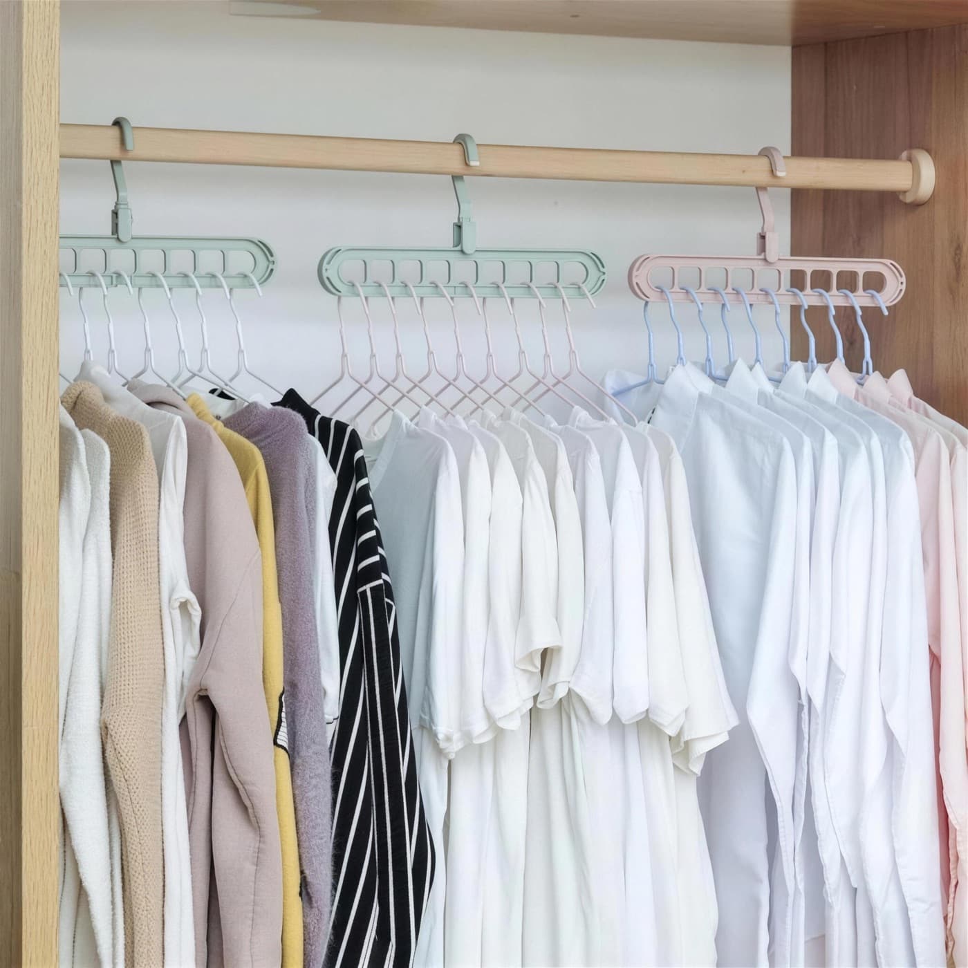 Wide closet shot, three colourways